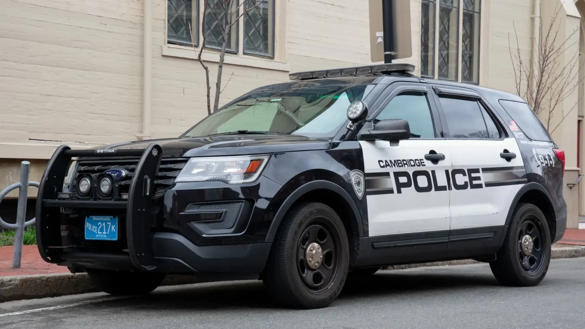 Cambridge PD Investigating Attempted Armed Carjacking