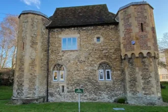 What is causing heavy congestion in East Chesterton Cambridge roads