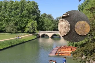 Treasure Hunter Finds WW1 Medal in River Cam, Cambridge