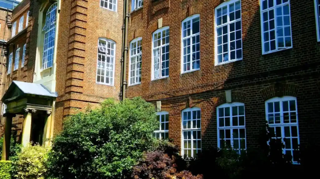 What Makes Girton Cambridge Perfect for Walks, Cafes?