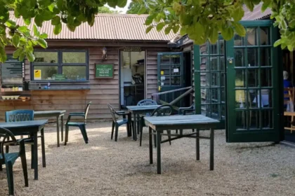 When Is the Best Time to Visit The Orchard Tea Garden to Avoid Crowds