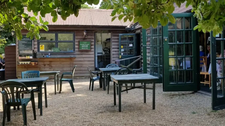 When Is the Best Time to Visit The Orchard Tea Garden to Avoid Crowds